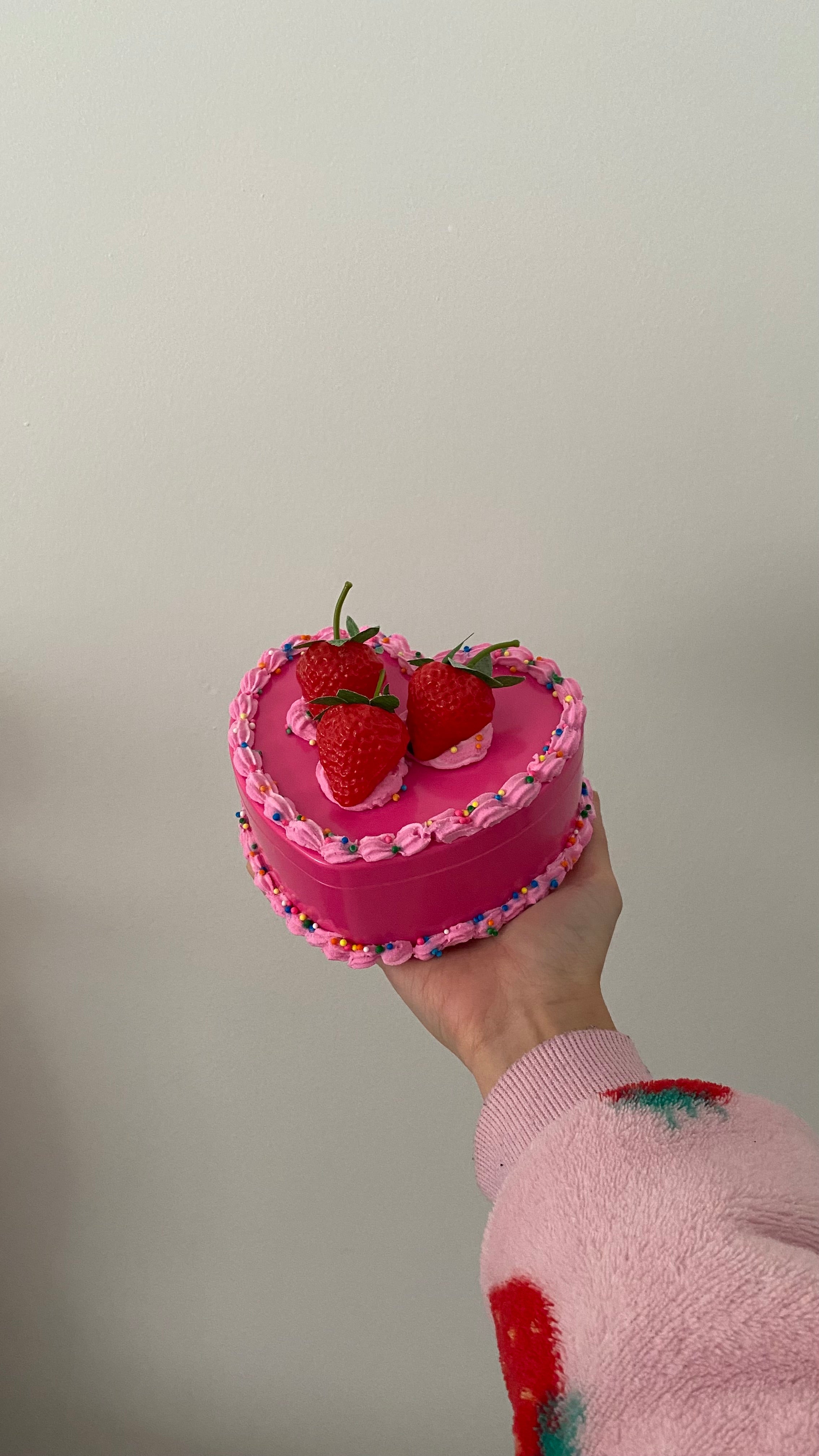 Cake jewelry Box (strawberries)